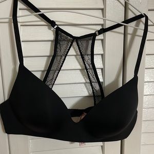 * NEW * Never used Victoria Secret Bra 34C